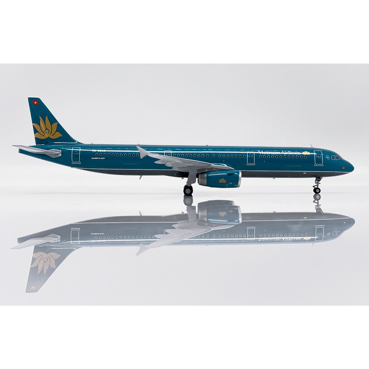 お取り寄せ商品】1/200 A321 ベトナム航空 VN-A344 | ひこーきちゃん