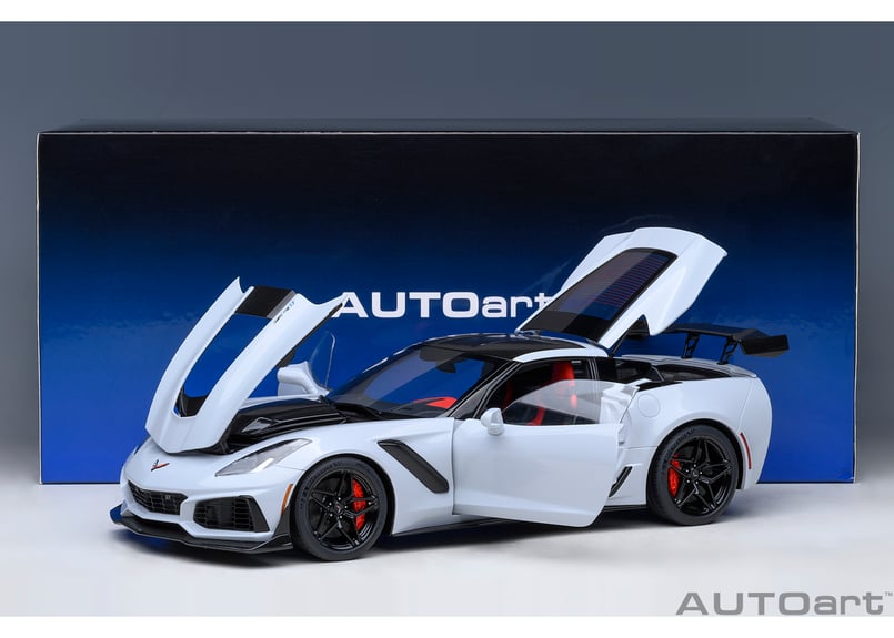 AUTOart 1/18 シボレー コルベット （C7） ZR1 （グレー・メタリック