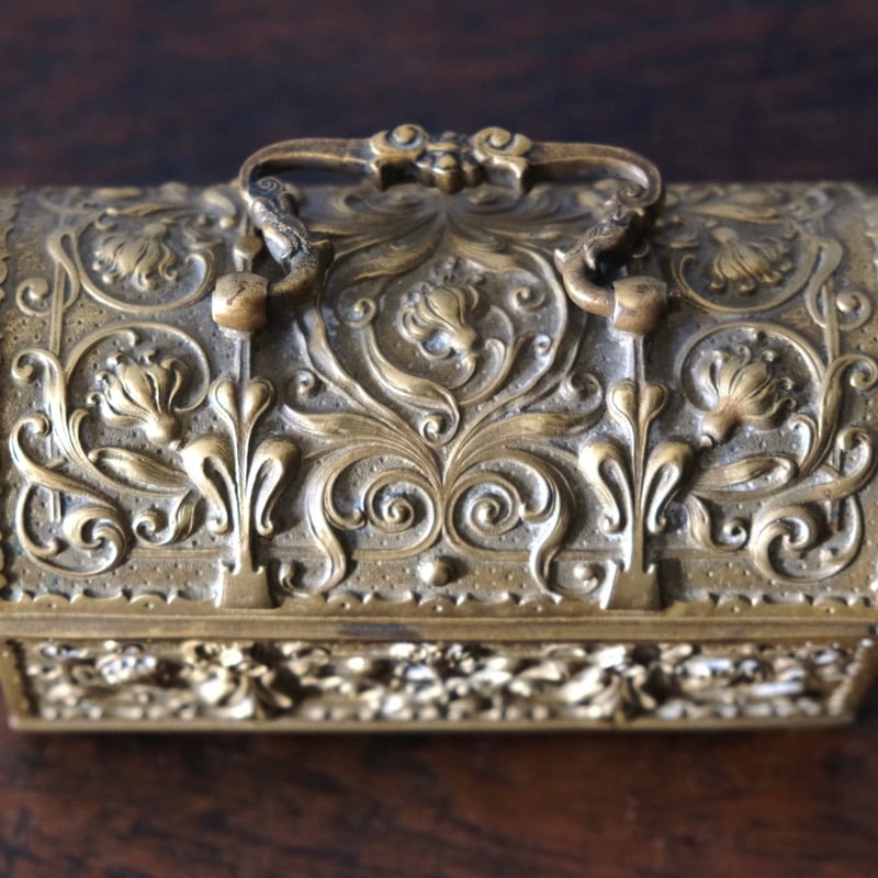 宝箱型 ジュエリーケース 真鍮 フランス アンティーク 0501777