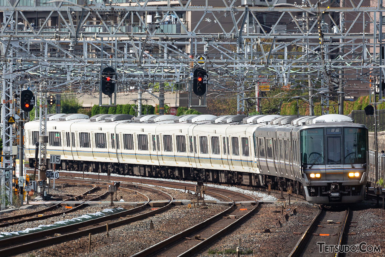 JR西日本初の「新快速向け」電車、ついに「新快速の車両基地」から撤退