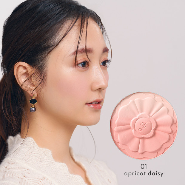 ジルスチュアート「パステルペタル ブラッシュ」の全色塗り比べ