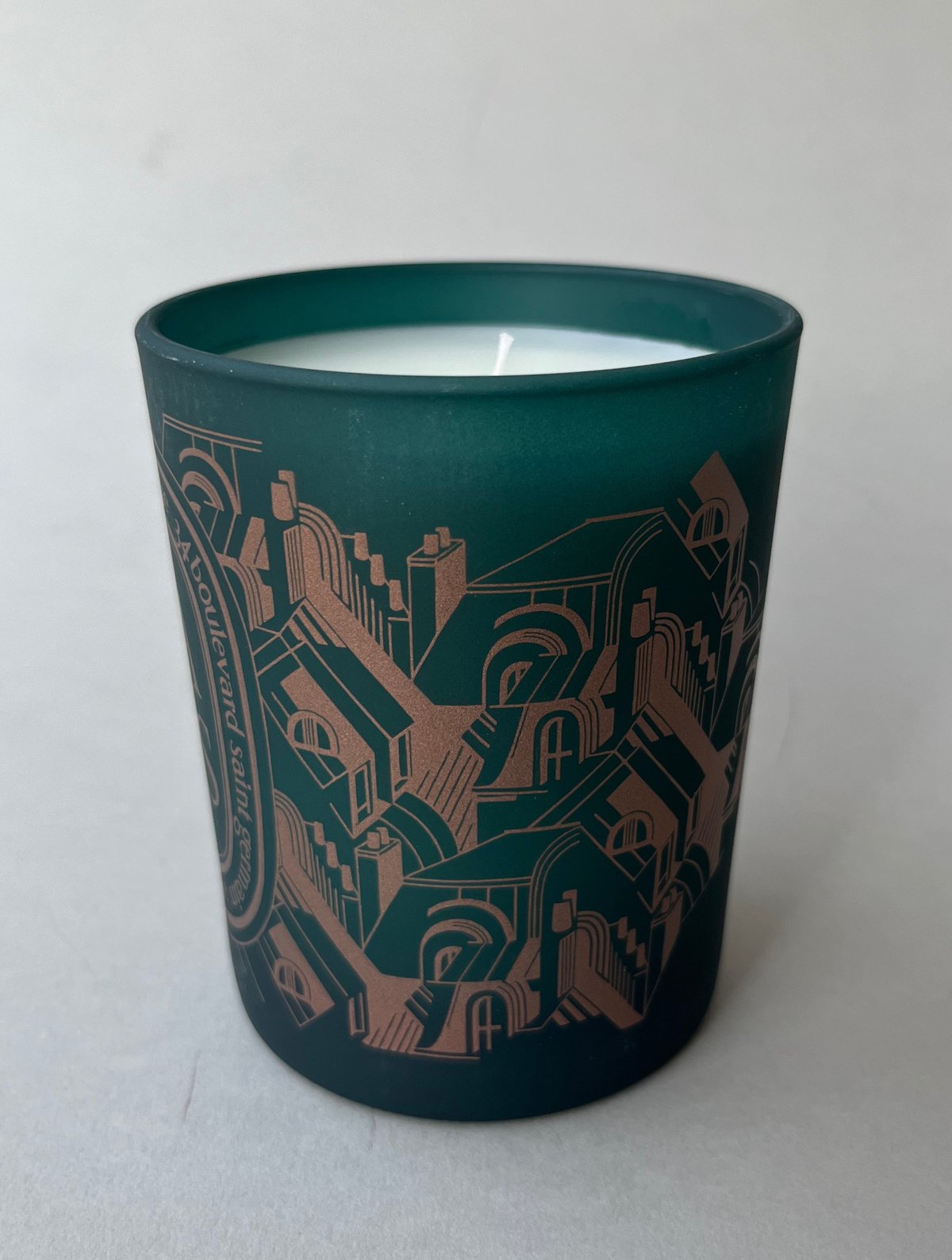 パリの空気を、香りで感じる【ディプティック】のシティキャンドル