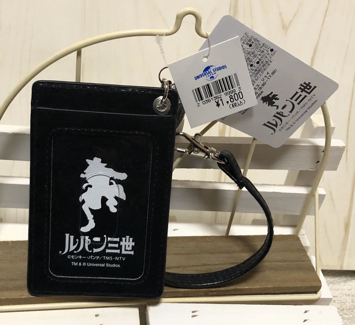 新品】USJ ルパン三世 チケットホルダー パスケース リール付き 新品