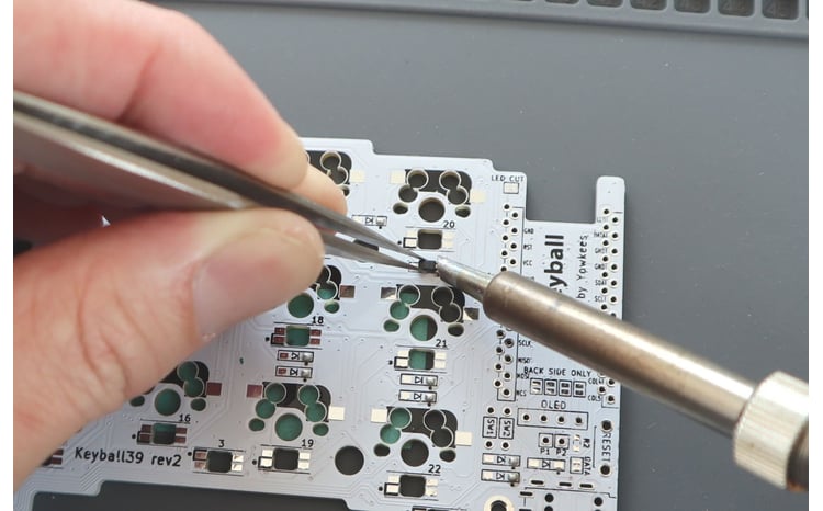 白】トラックボール付き40%左右分割キーボードキット Keyball39 自作