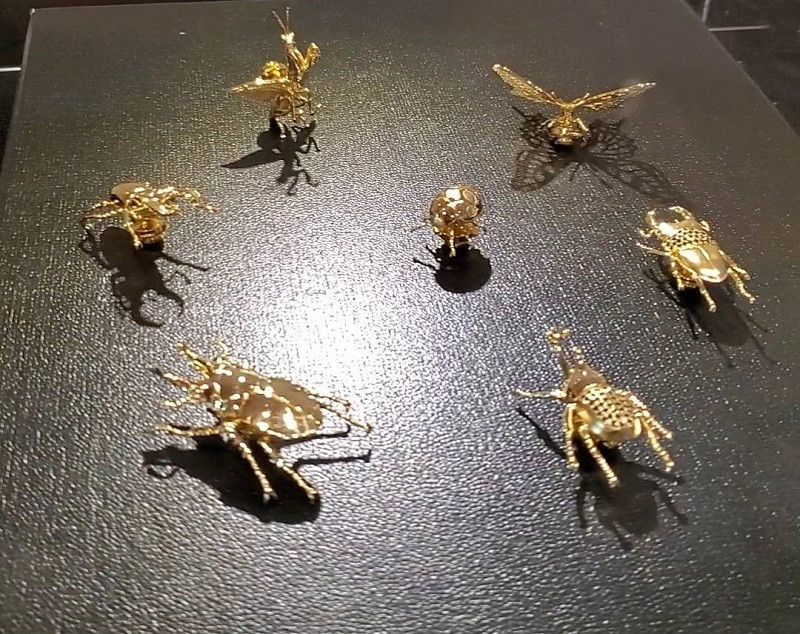 アゲハ蝶ピンブローチ ゴールドカラー All insects 【セレブ御用達