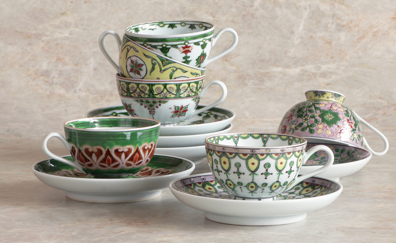 源右衛門窯 赤絵ミナイ手絵変り 碗皿 有田焼 A700-30 - 佐賀県有田町