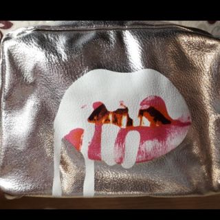 Kylie Cosmetics（ポーチ）のフリマアイテム一覧