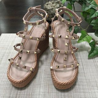 VALENTINO（サンダル ・ ピンク/桃色系）のフリマアイテム一覧