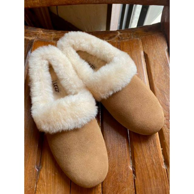 UGG - 完売しました。。。綺麗めコーデ女子必見✨新品✨24cm相当✨UGG