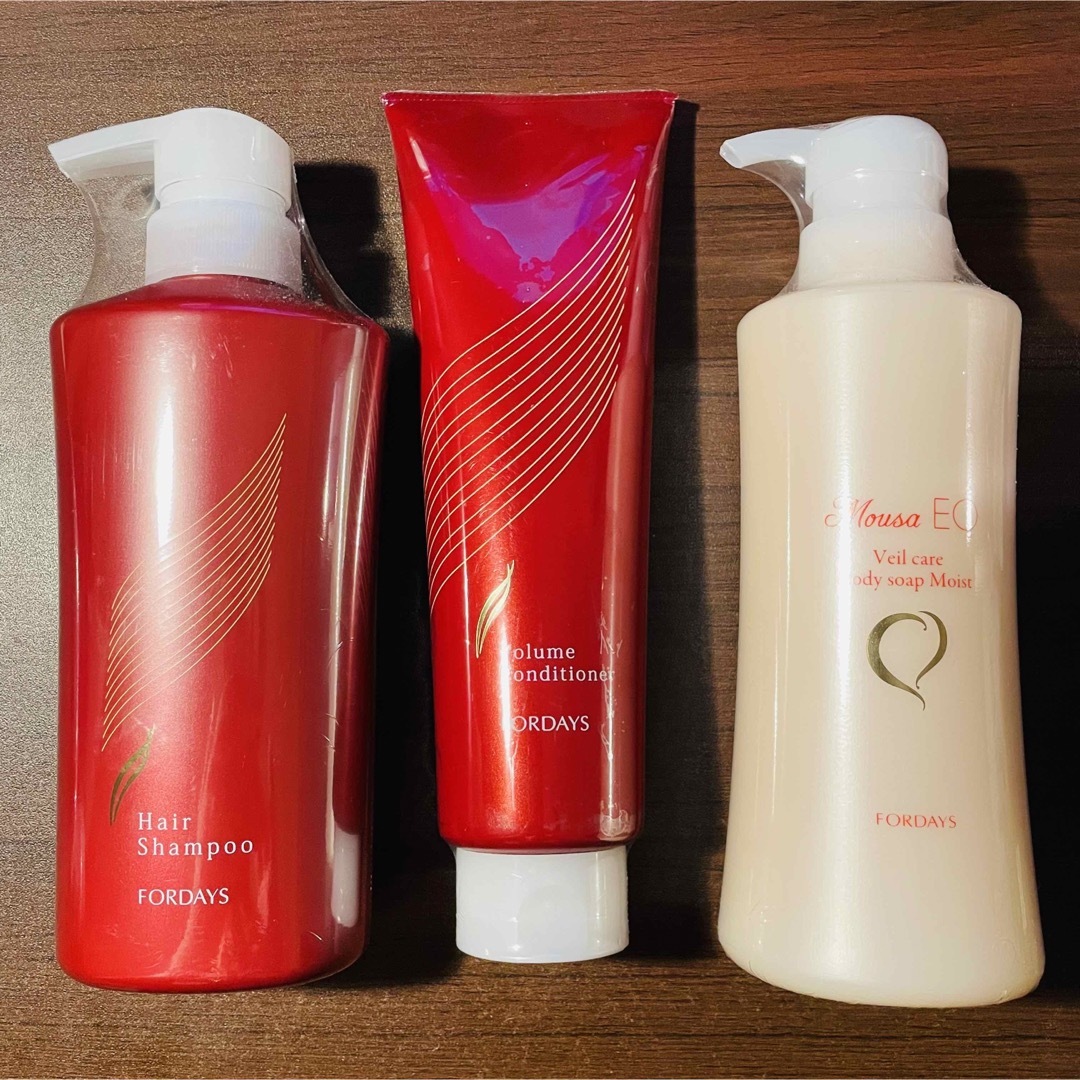 フォーデイズ ヘアシャンプー ＆コンディショナー＆ボディソープ