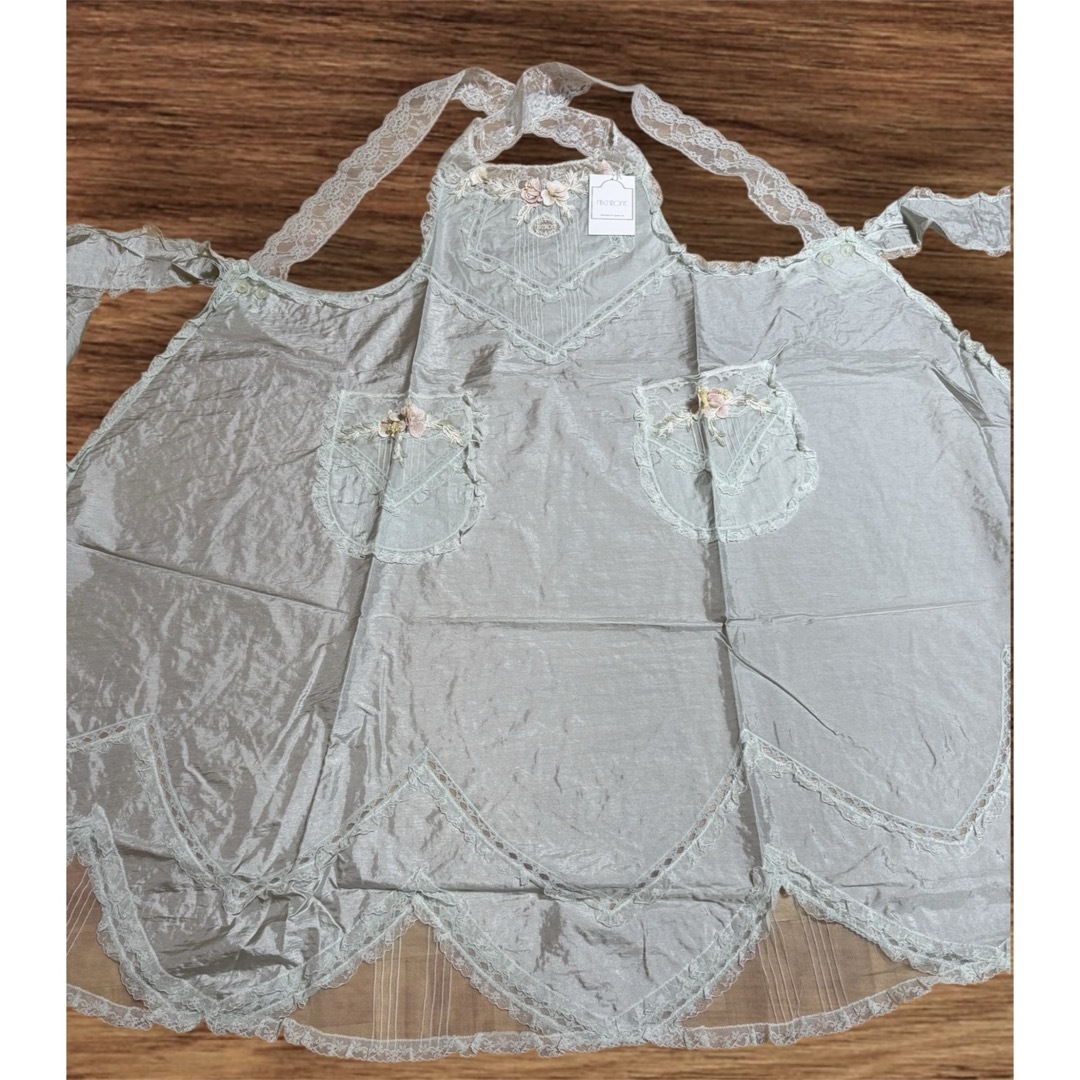 さえらヒスクローネ エプロン さえら ヒスクローネ エプロン レース 花