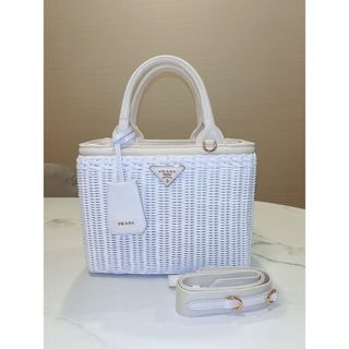 PRADA - 新品 PRADAプラダ クロシェトートバッグ1BG393 カゴ ラフィア