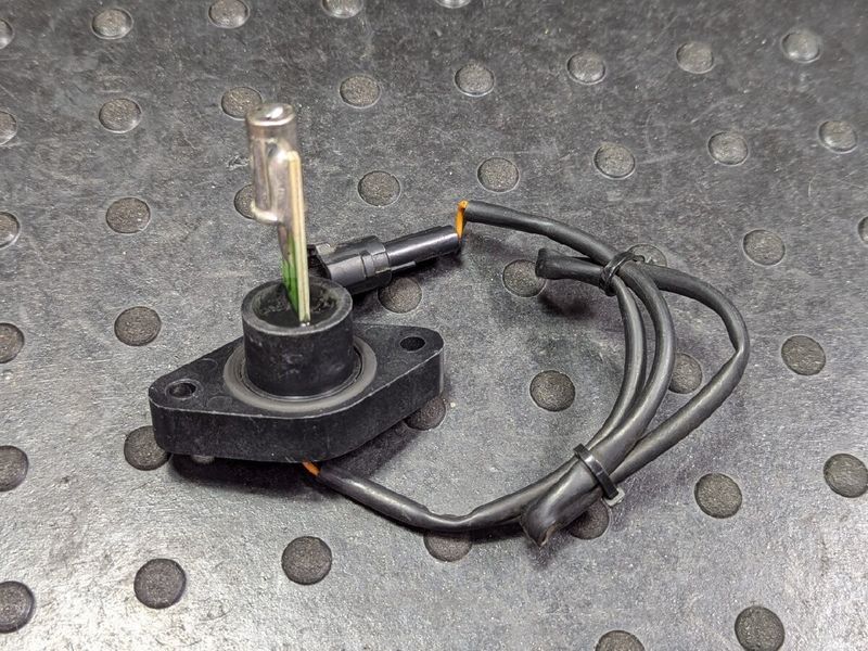 ウェビックガレージセール | □KTM 690 DUKE R 純正 フューエル