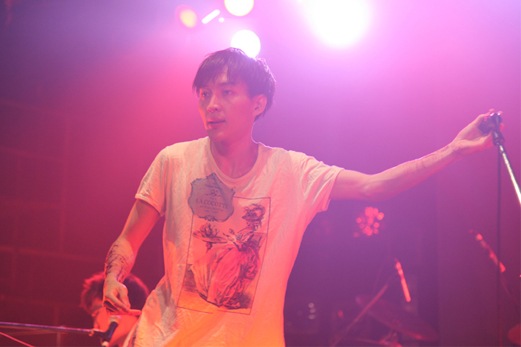 LIVE REPORT / 神聖かまってちゃん - OTOTOY