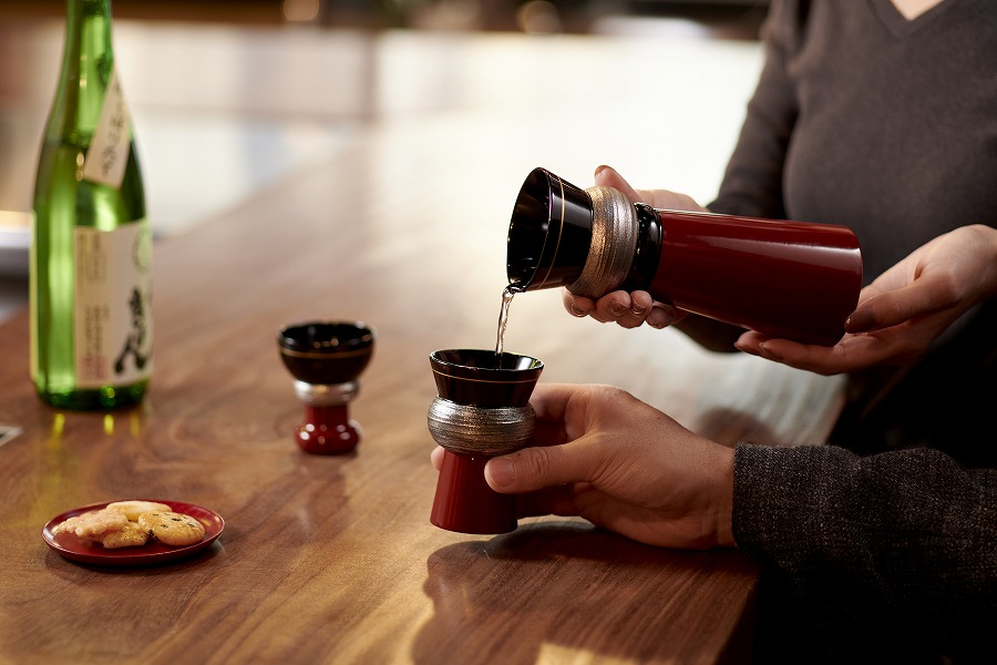 IKKON 酒ボトル | 木製の徳利 漆塗り isukeブランド 漆器の井助