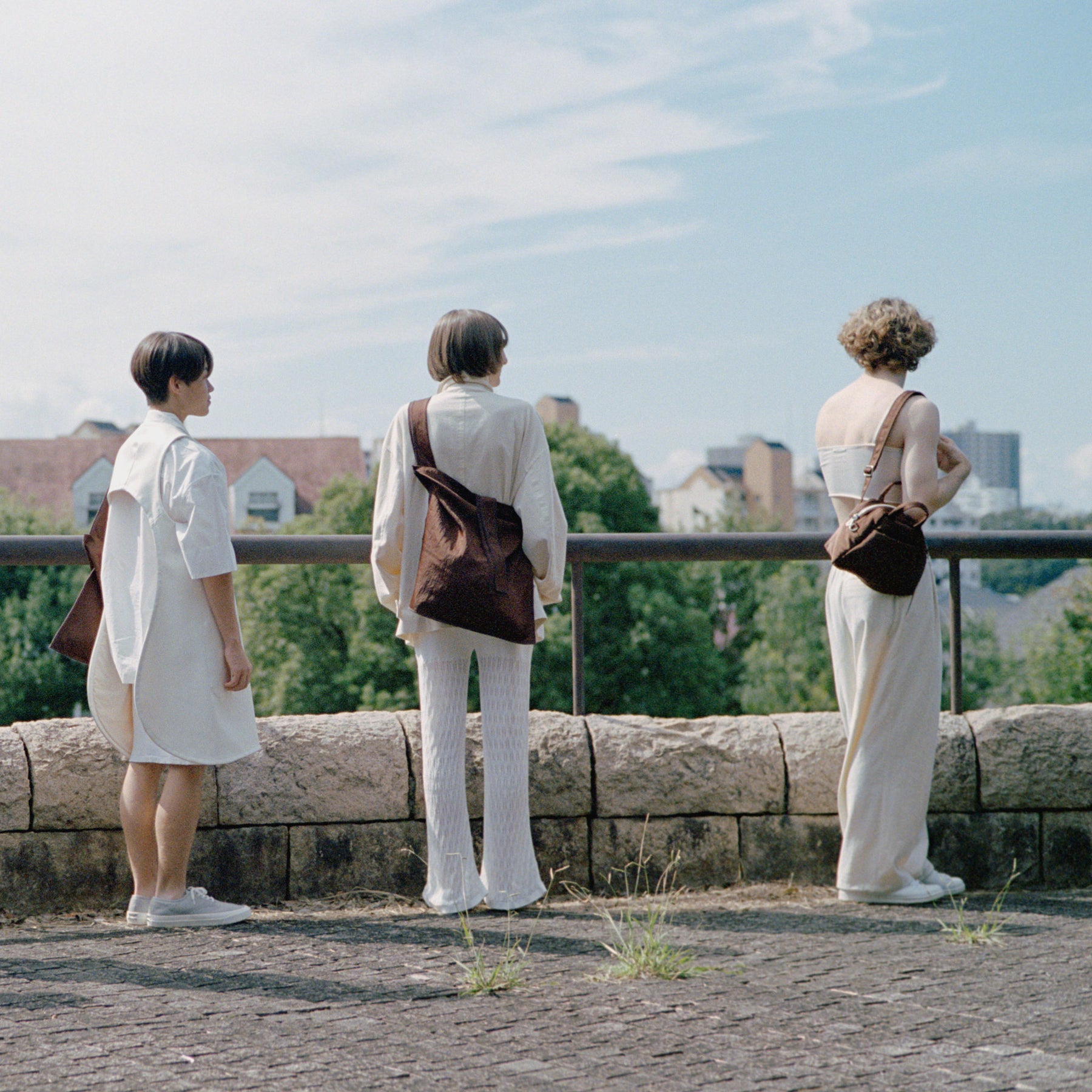 MARY INSIDE OUT TOTE - L / CERATO BRIGHT｜撥水ナイロンの大容量