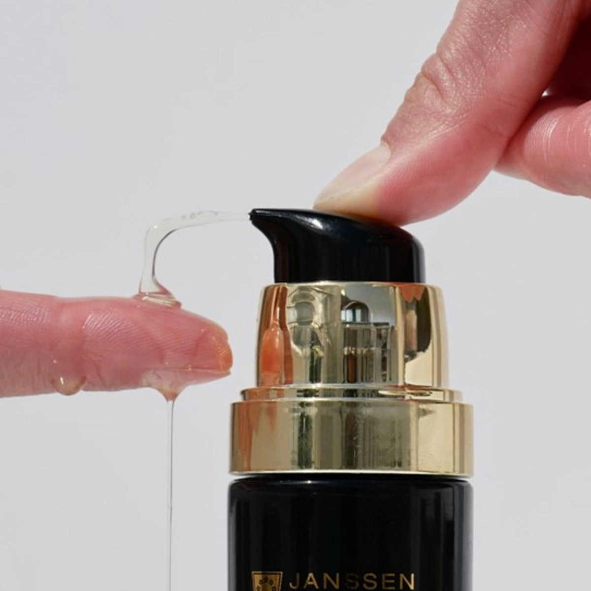 Janssen Night Recovery Serum 30 ml (Mature Skin) – Janssen Cosmetics