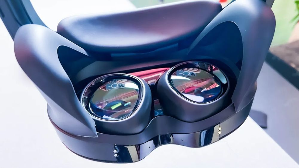 Meta Quest Pro」ハンズオン--表情トラッキング搭載、価格は一気に高額