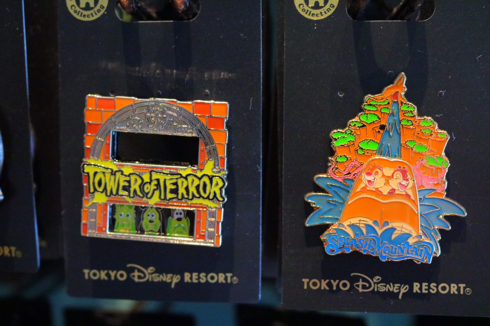 タワー・オブ・テラーやスプラッシュ・マウンテンを楽しむミッキーたち