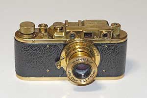 妖しいカメラとマイクロフォーサーズの物語 金色の偽ライカ