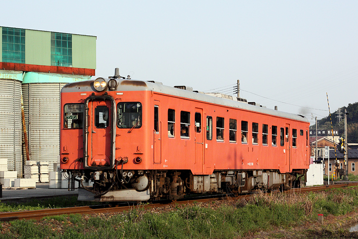KSWeb - 国鉄型車両を訪ねて 13 - 大糸線キハ52形 タラコ単行篇