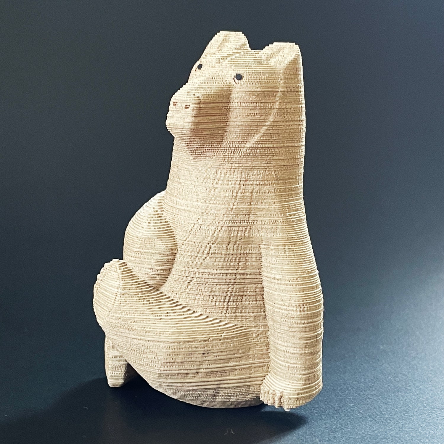 増田きよたか「座熊」 – 八雲木彫り熊【熊つみ】