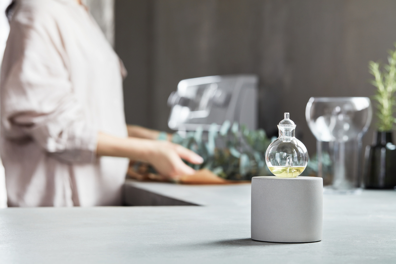 100%天然アロマの豊かな香りを空間に届ける ネブライザー式