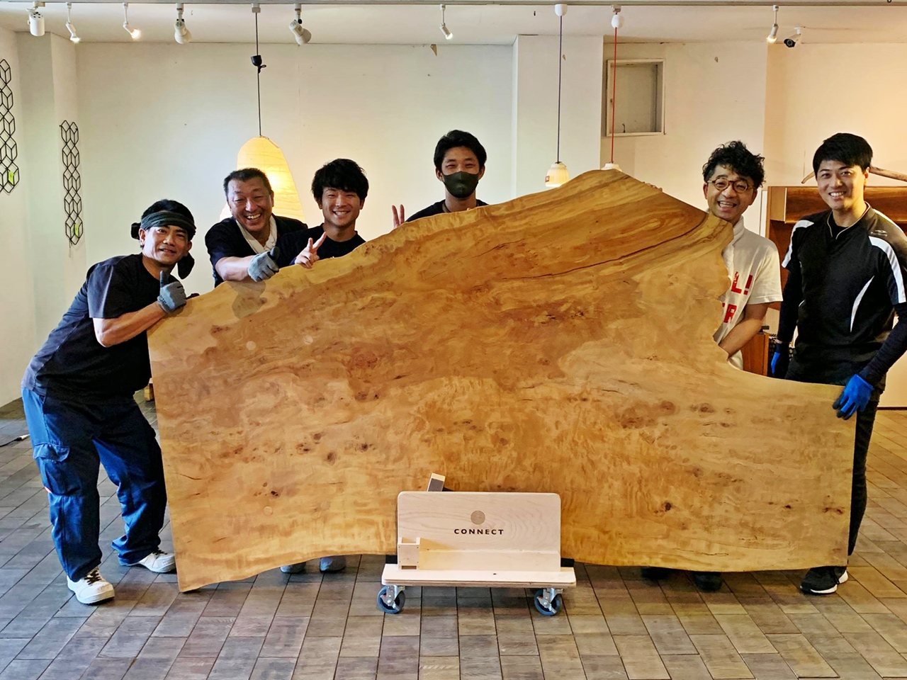 一枚板を再生してテーブルにDIY。天然無垢材の天板を再生活用する