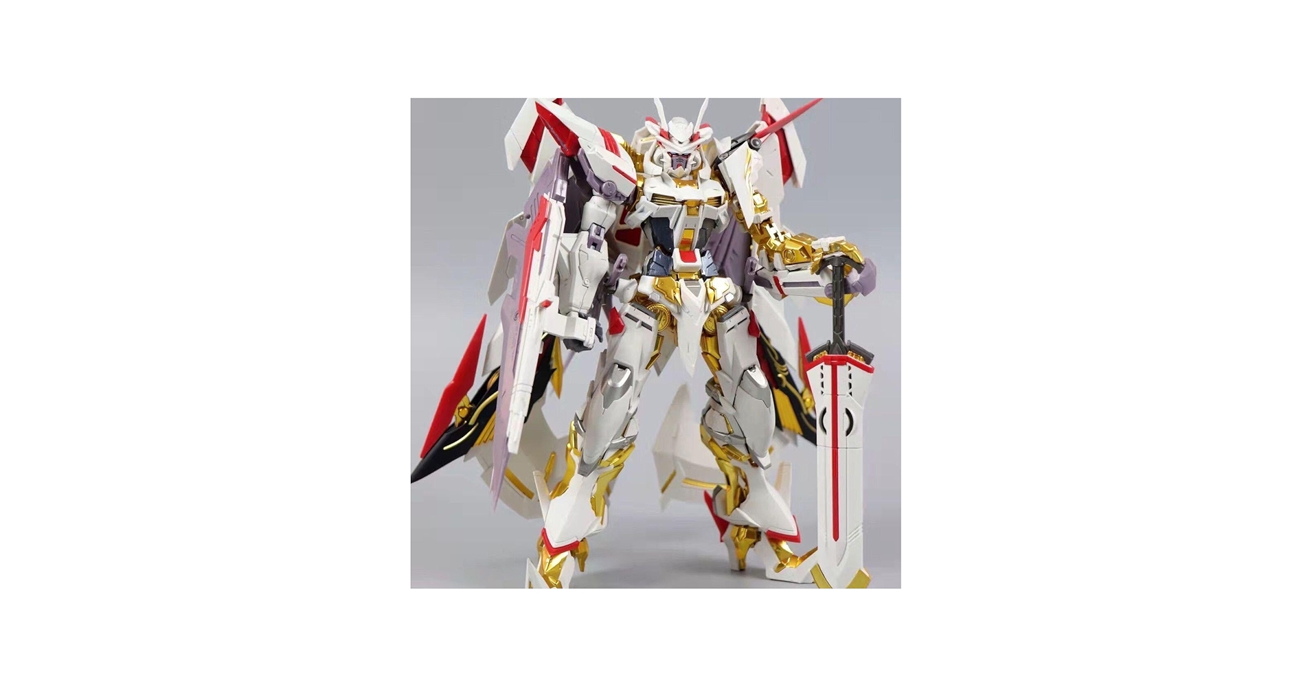 Amazon | DABAN MODEL 8826 1/100 ガンダムアストレイ ゴールド