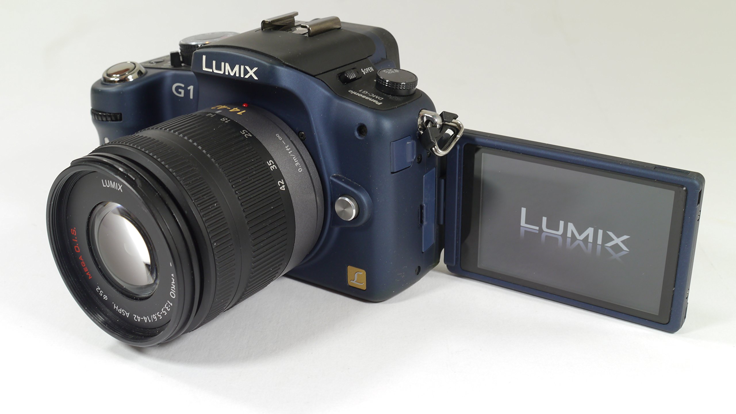 Amazon.com : Panasonic Lumix DMC-G1 12.1MP Digital Camera with