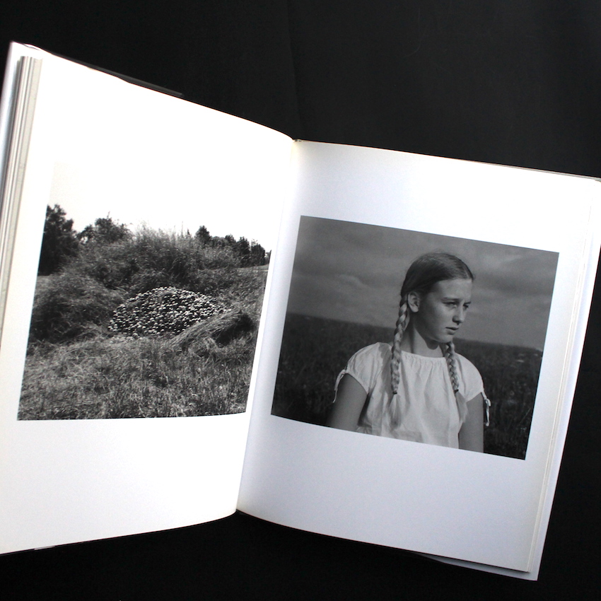 Neighbors / Nachbarn（Signed） - Collier Schorr