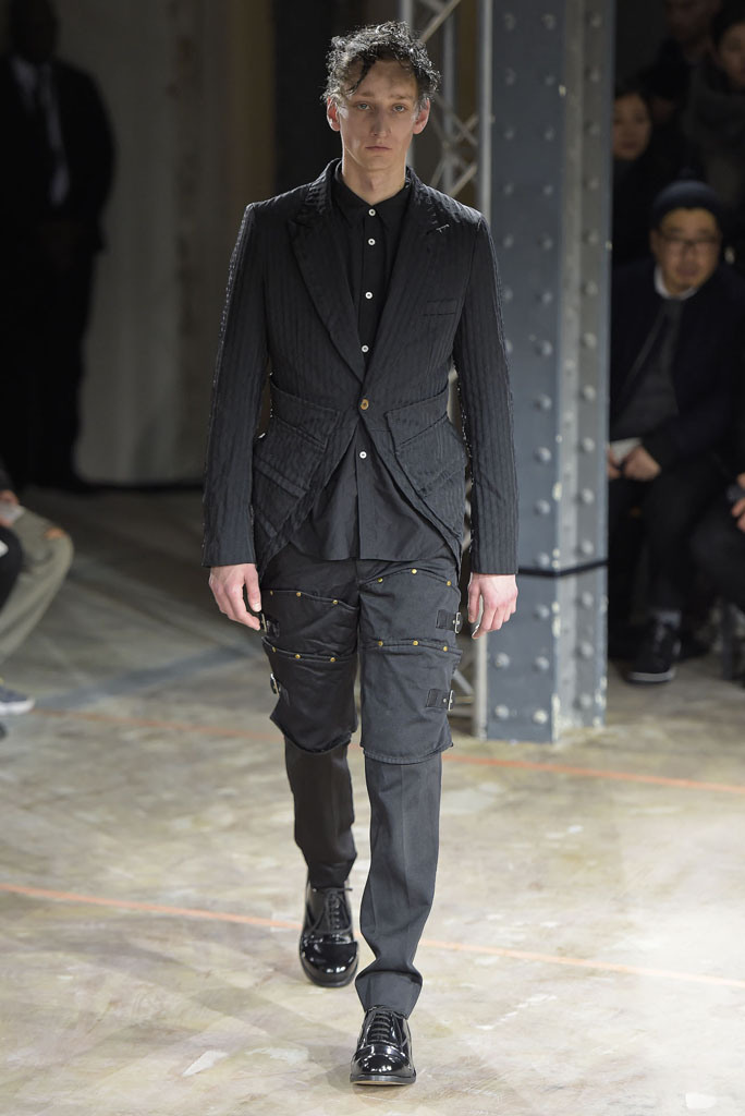 コム デ ギャルソン・オム プリュス」2016-17年秋冬パリ・メンズ