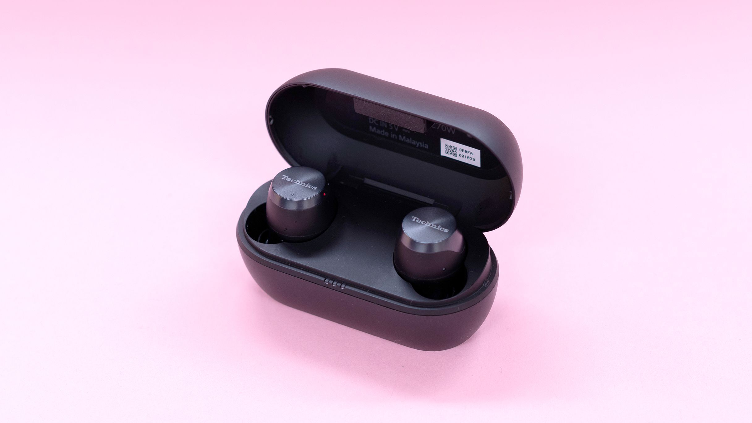 テクニクスの新型ワイヤレスイヤホンEAH-AZ70Wを試した！──強力な