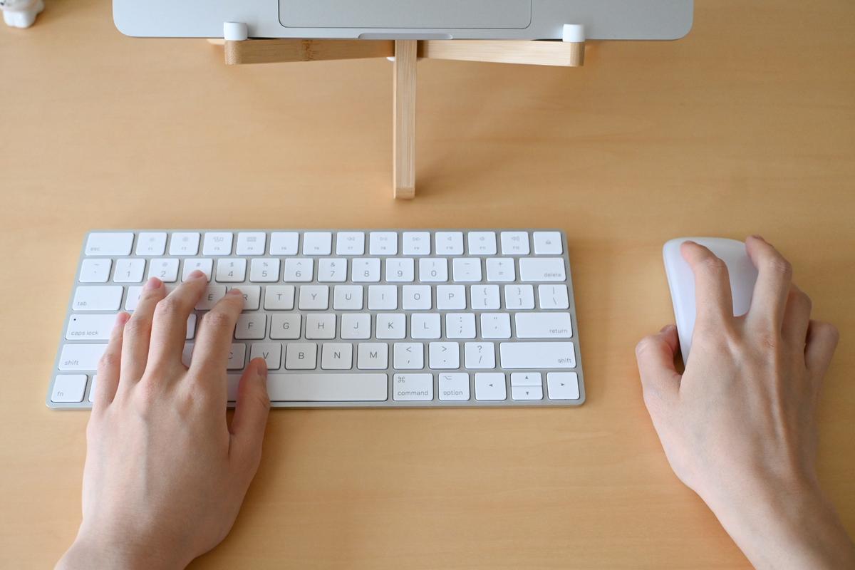 Appleの｢Magic Trackpad｣で、狭い机でも快適に作業できるようになった