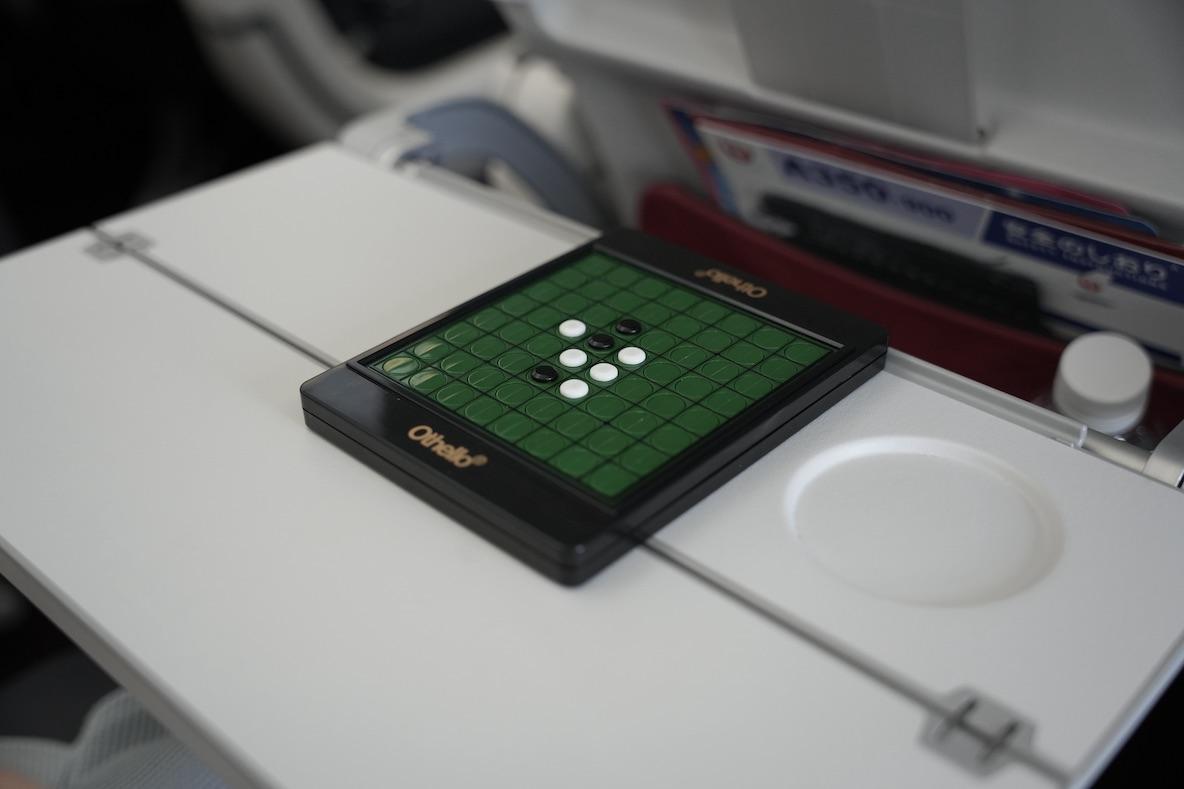 手のひらサイズの「オセロ」が移動時間の暇つぶしにうってつけ。旅行の