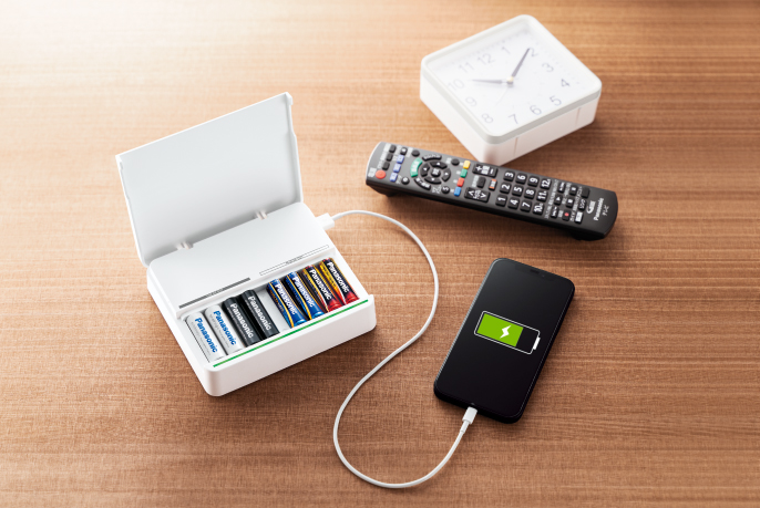 概要 USB出力付8本急速充電器 BQ-CCA3 | 電池・モバイルバッテリー