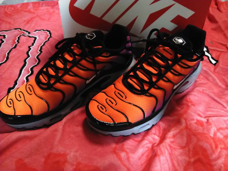 NIKE AIR MAX PLUS WHITE/BLACK-GRAPE ICE-NEW EMERALD 22SU-I（ナイキ