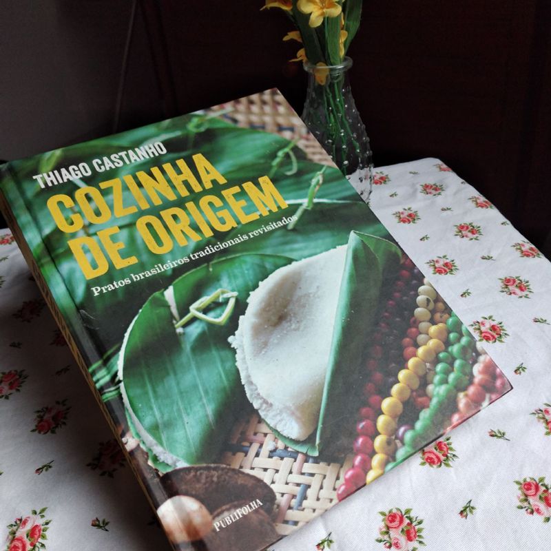 Livro Cozinha de Origem: Pratos Brasileiros Tradicionais | Móvel