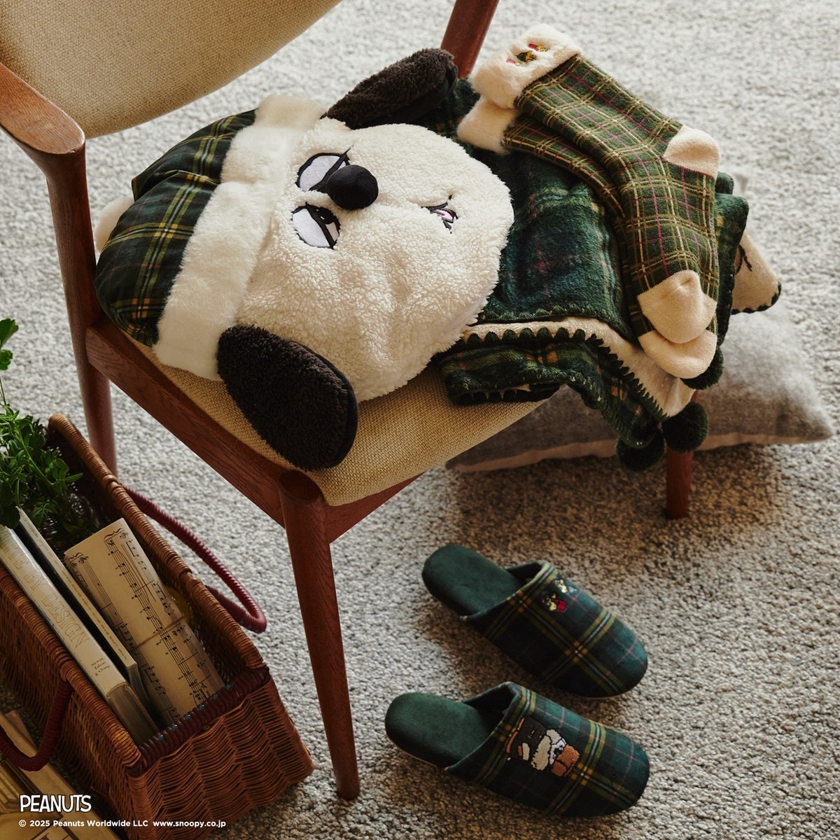 スヌーピー&オラフが秋の装いになって登場！アフタヌーンティー