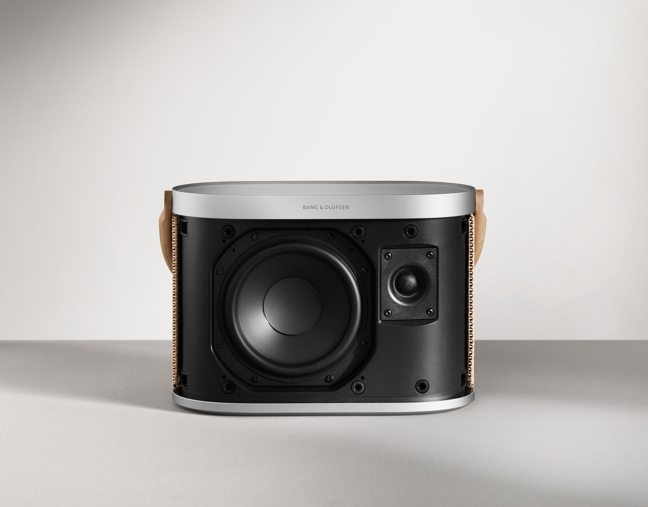 今までのポータブルスピーカーの常識を覆す BEOSOUND A5発売 | バング