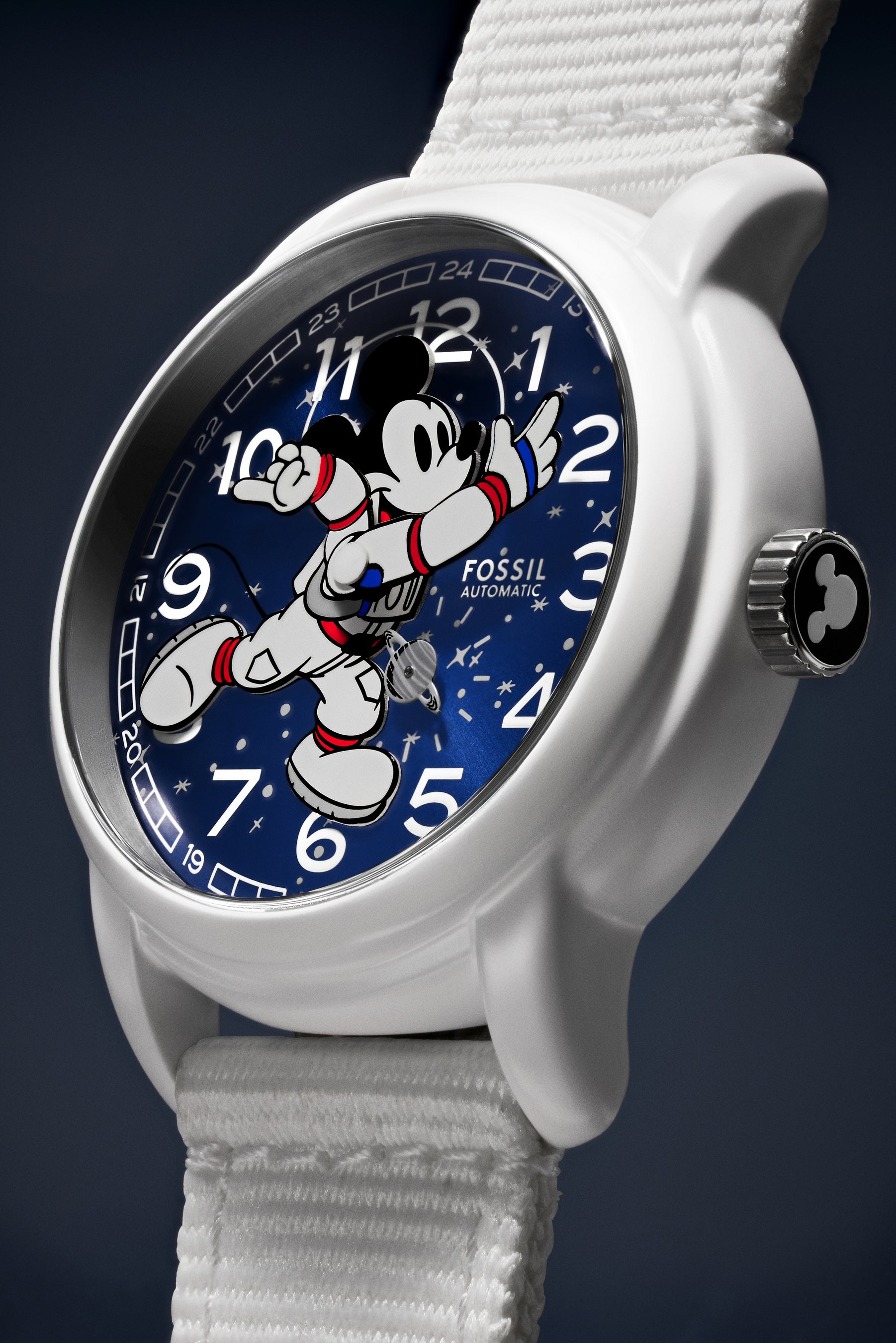 ディズニー ミッキーマウスと一緒に、宇宙へ出発。フォッシルより限定