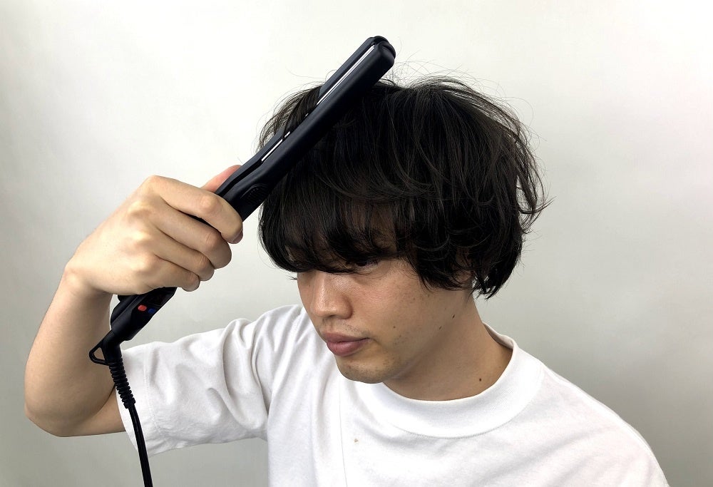 メンズアイロンのおすすめ】初心者でもくせ毛を整えて自然なカールが