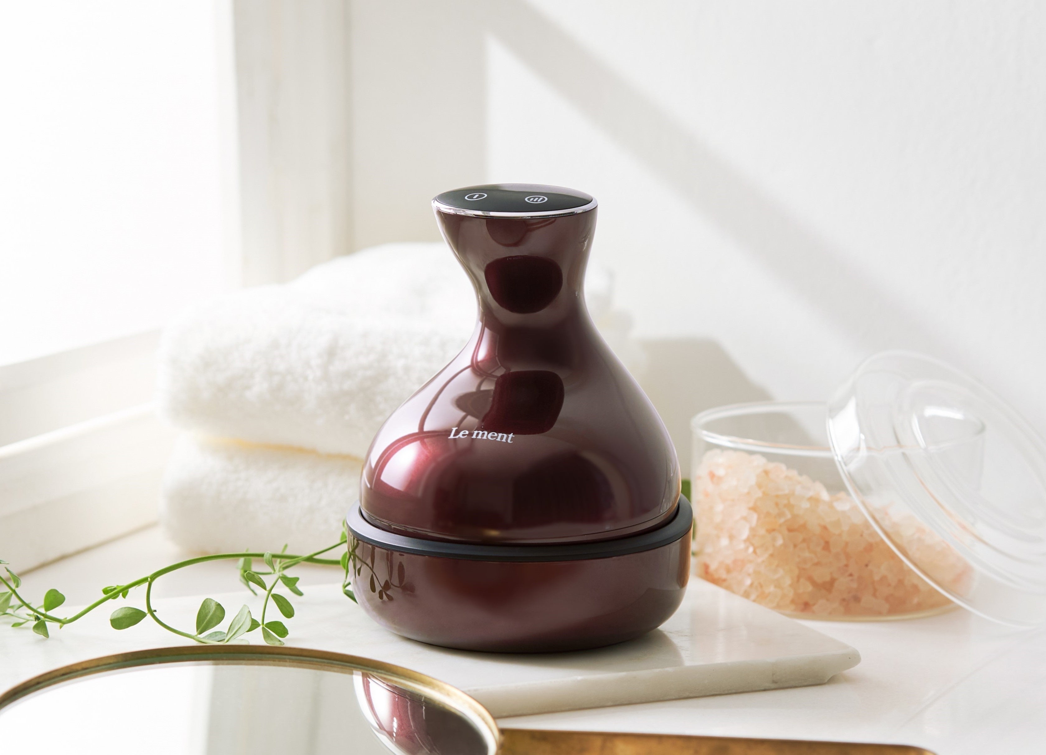 EMSヘッドスパが新登場！【揉み上げ×EMS】のW刺激で頭皮や表情筋を