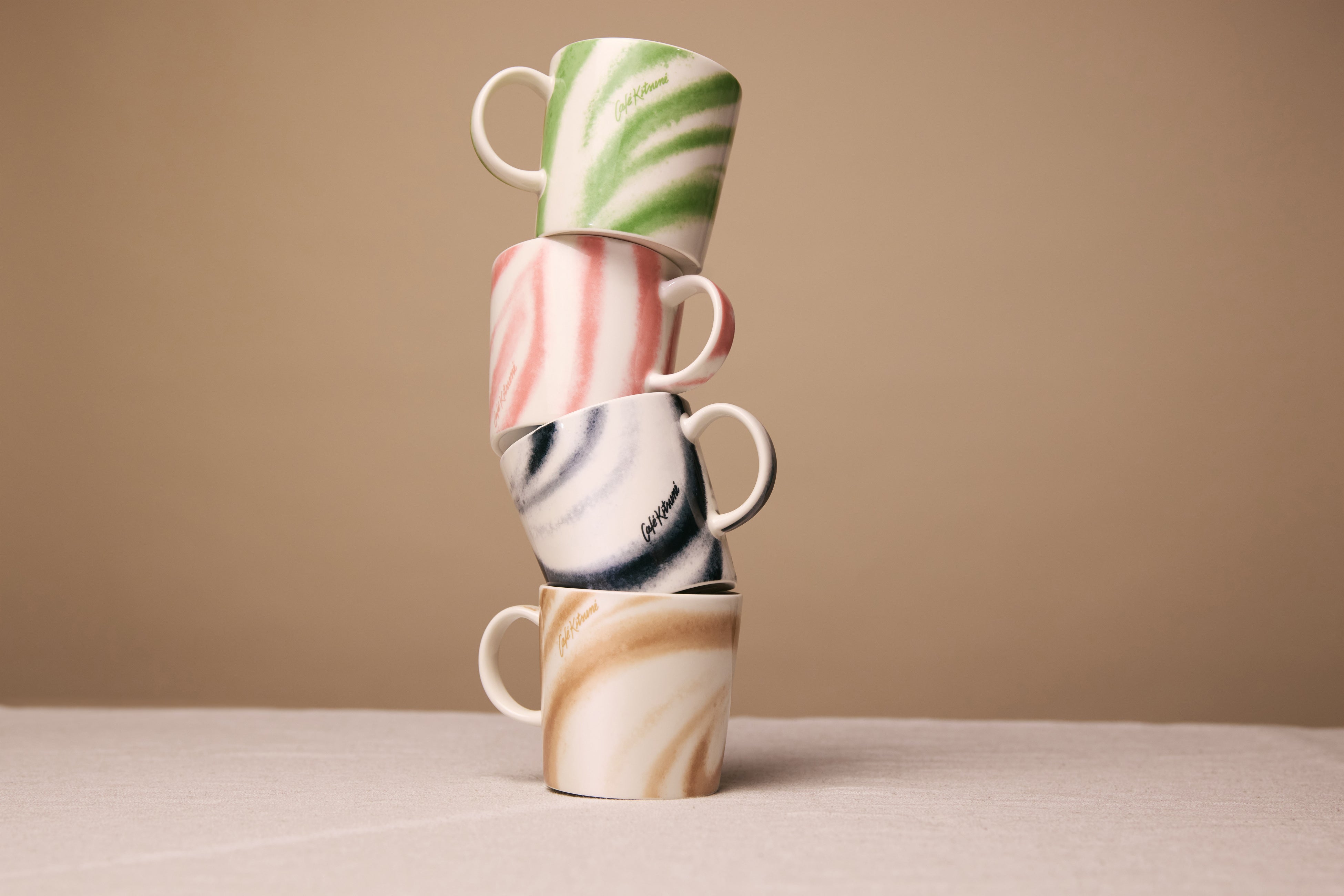 Café Kitsuné】IITTALAとのコラボレーションマグカップを発売 | 株式