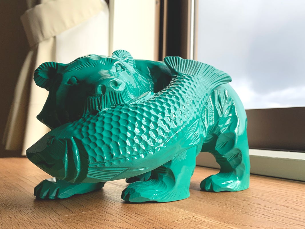 礼文観光ホテル 咲涼】咲涼で長年眠る北海道の工芸品”木彫り熊”が