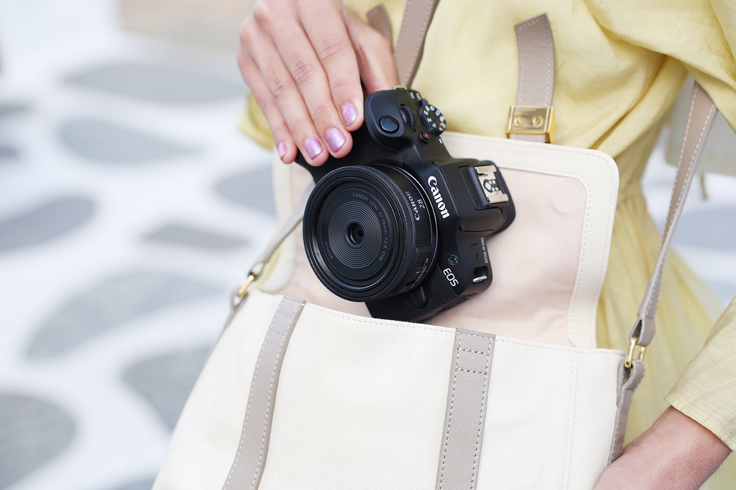 RFレンズ初となる単焦点のパンケーキレンズ“RF28mm F2.8 STM”を発売