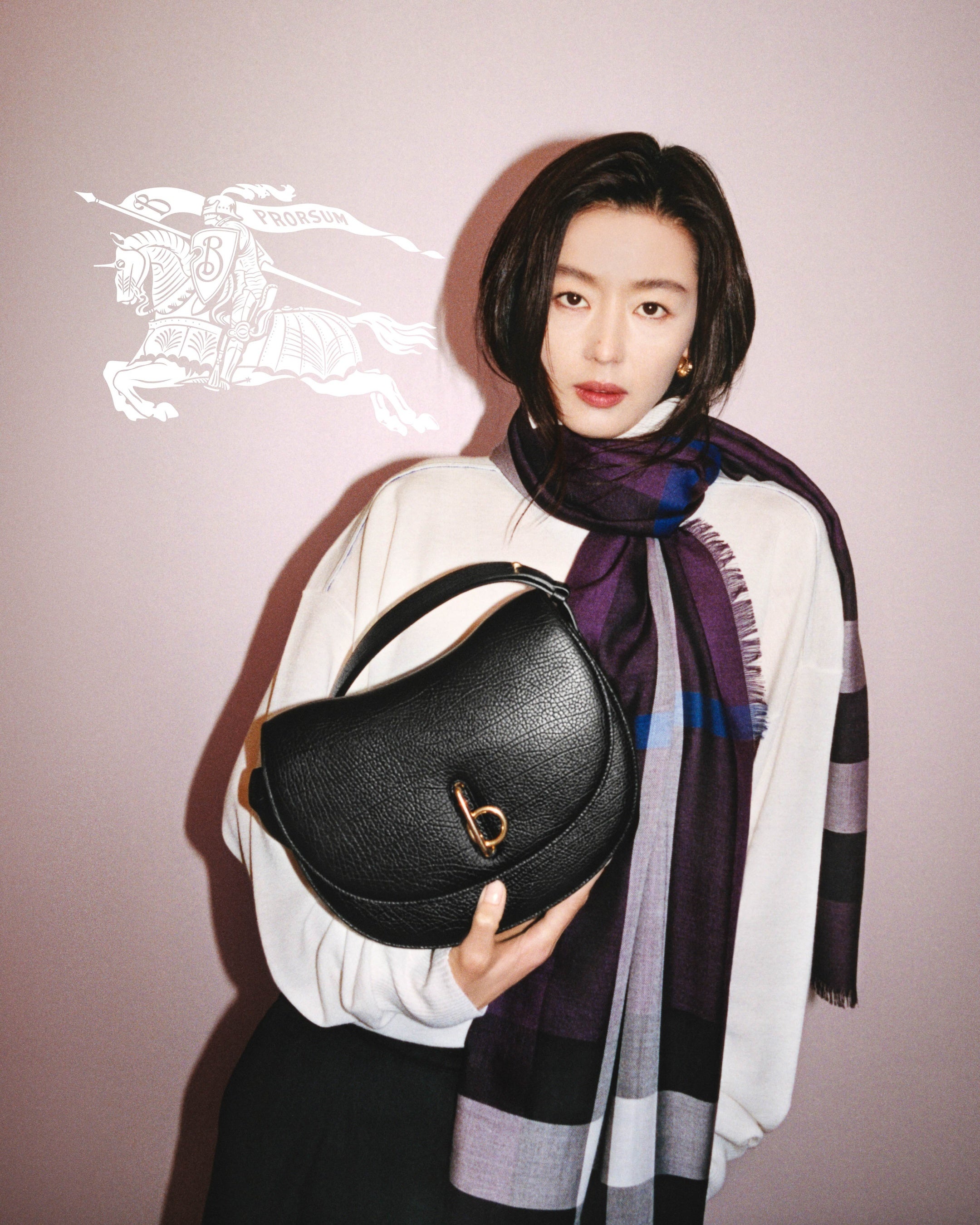 BURBERRY】ロッキングホース バッグのキャンペーンを公開 | バーバリー