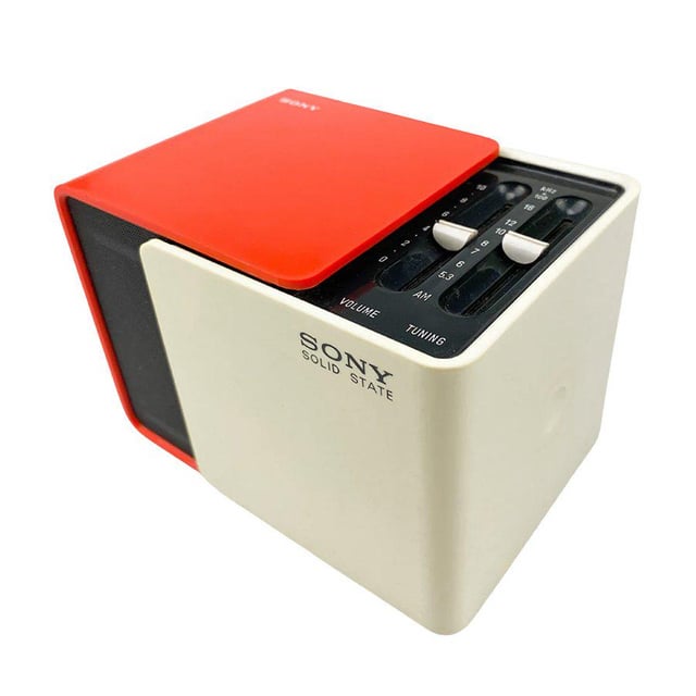 時代遅れのSony @ObsoleteSony 1970年代初頭、ソニーは立方体型のTR