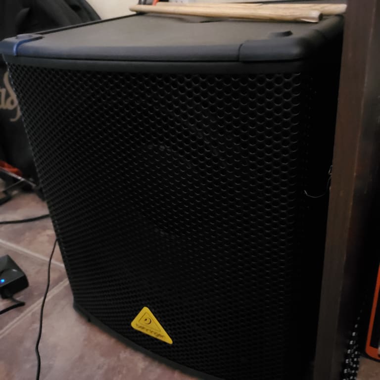 Behringer EUROLIVE B1200D-PRO 500W 12