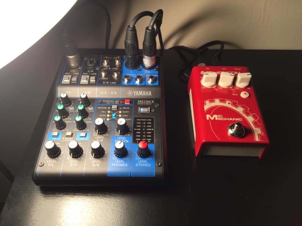 TC Helicon Mic Mechanic 2 Vocal Effects Pedal | Guitar Center